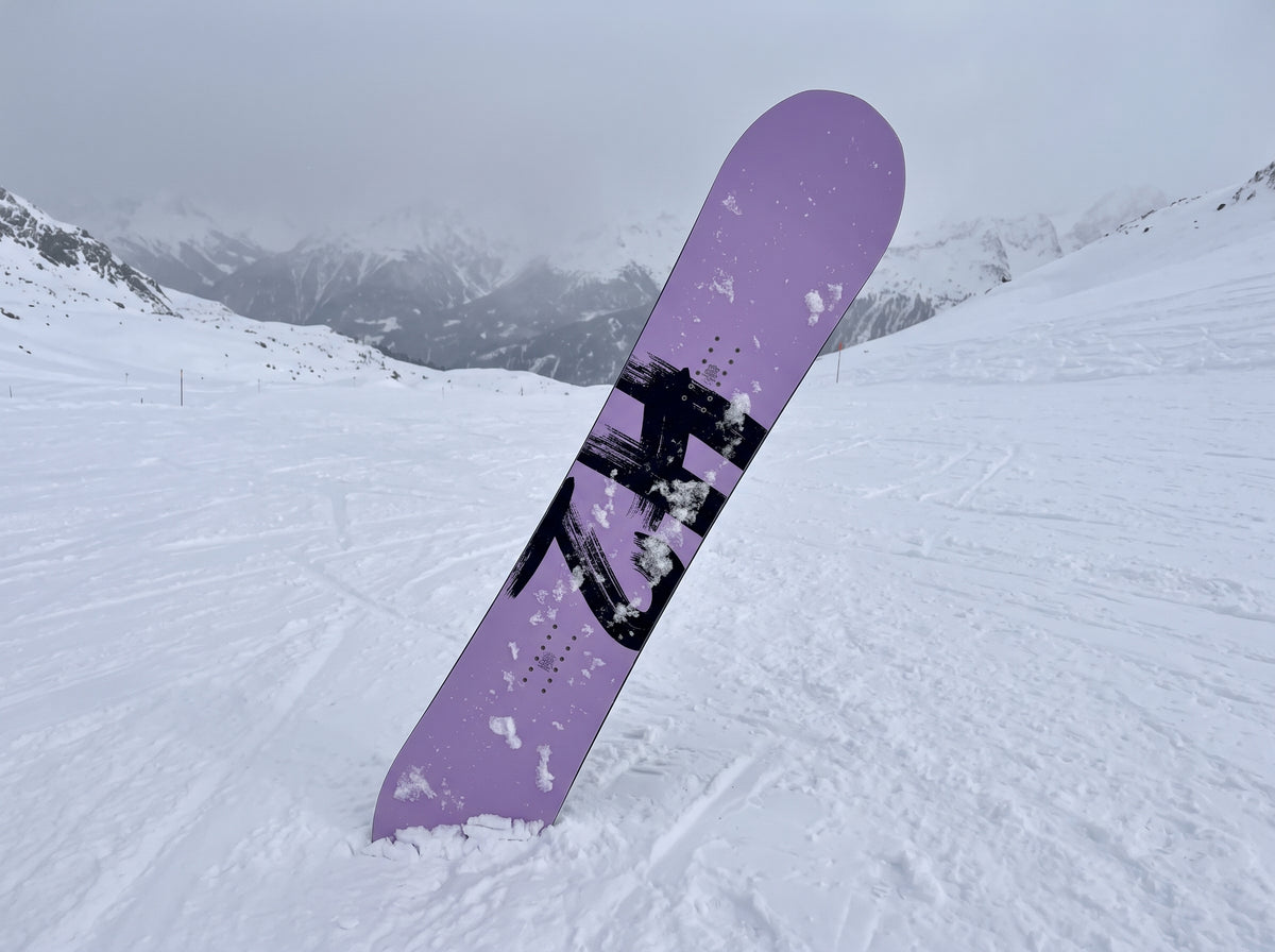 The Collection Snowboard: Hydrogen 单板滑雪板（黑色 / 浅紫色双面板面）